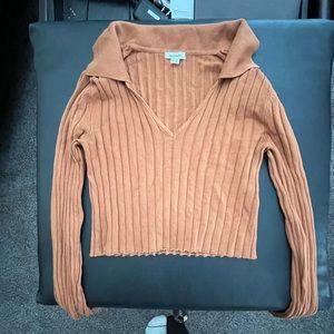 Redwood/birch lettuce trim orange crop top